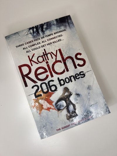 206 Bones by Kathy Reichs