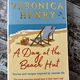 A Day at the Beach Hut by Veronica Henry — secondhand book