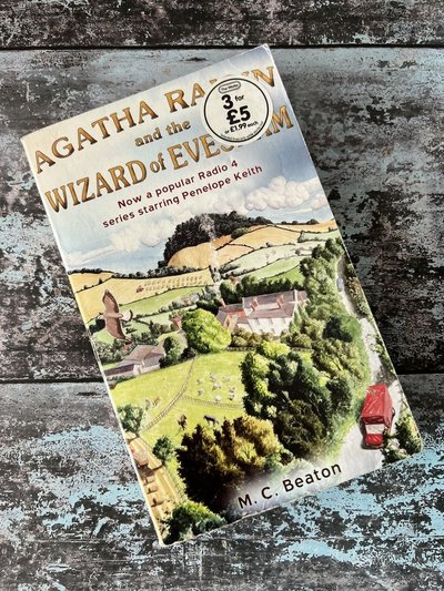 Agatha Raisin and the Wizard of Evesham by M C Beaton