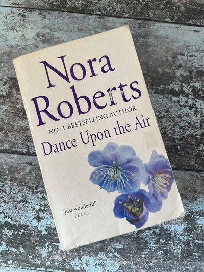 Dance Upon the Air by Nora Roberts
