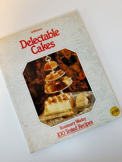 Delectable Cakes by Rosemary Wadey