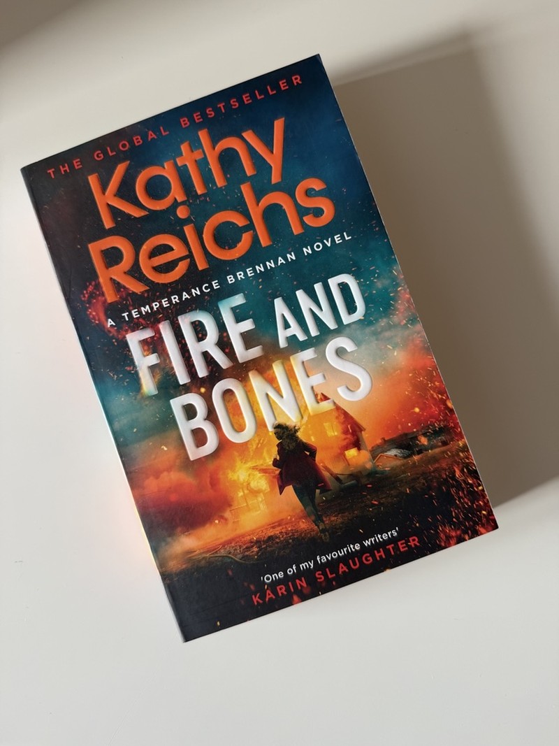 Fire and Bones by Kathy Reichs
