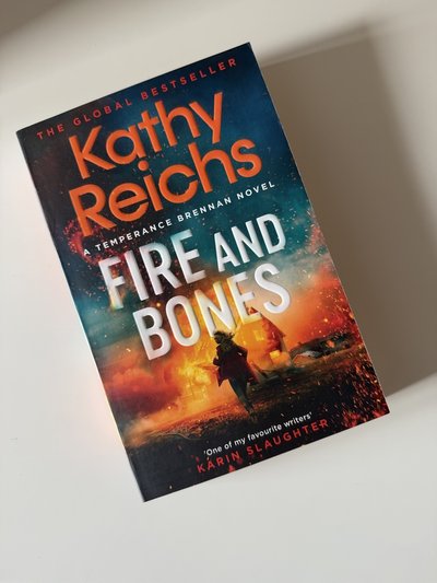 Fire and Bones by Kathy Reichs