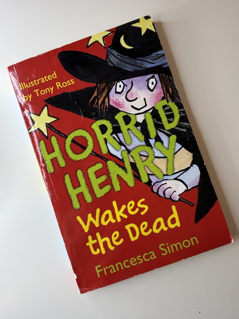 Horrid Henry Wakes the Dead by Francesca Simon