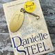 Hotel Vendôme by Danielle Steel — secondhand book