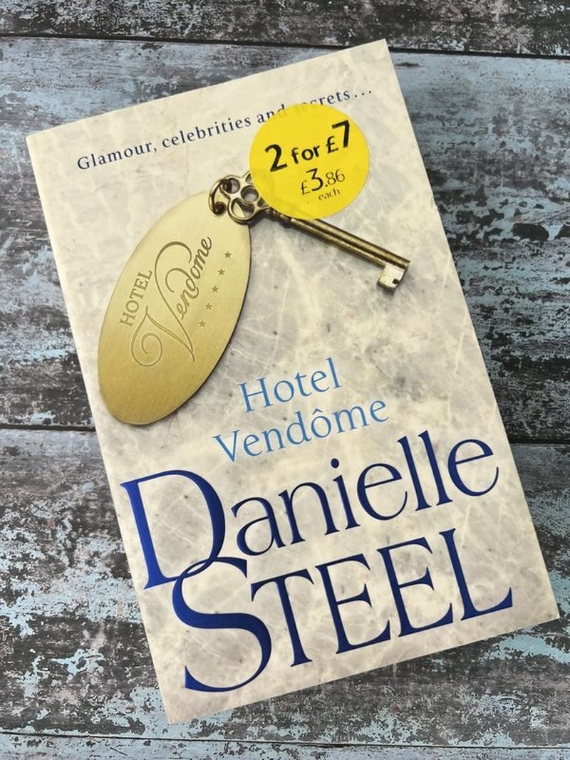 Hotel Vendôme by Danielle Steel