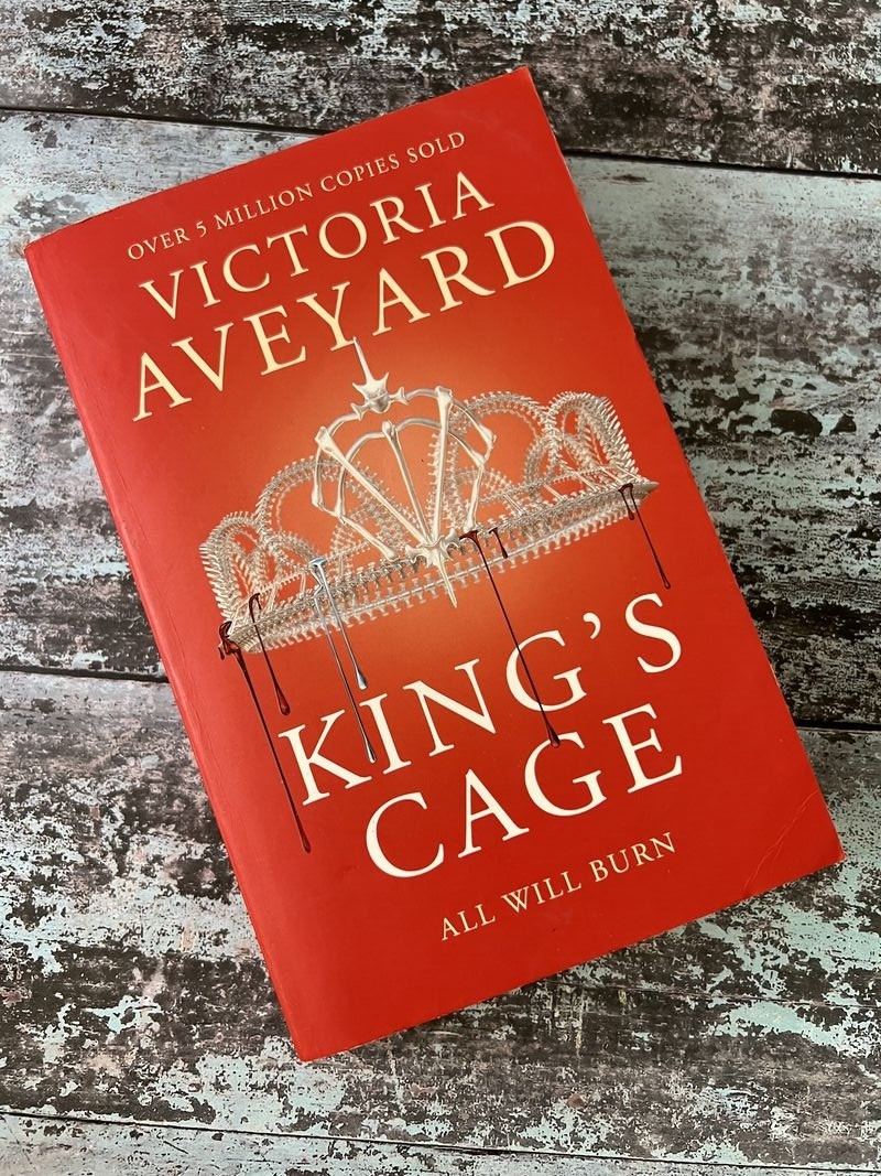 King's Cage by Victoria Aveyard