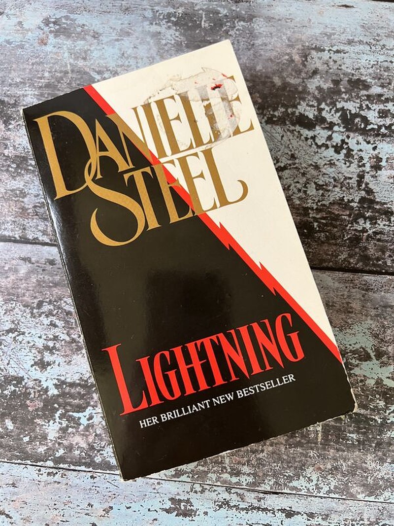 Lightning by Danielle Steel