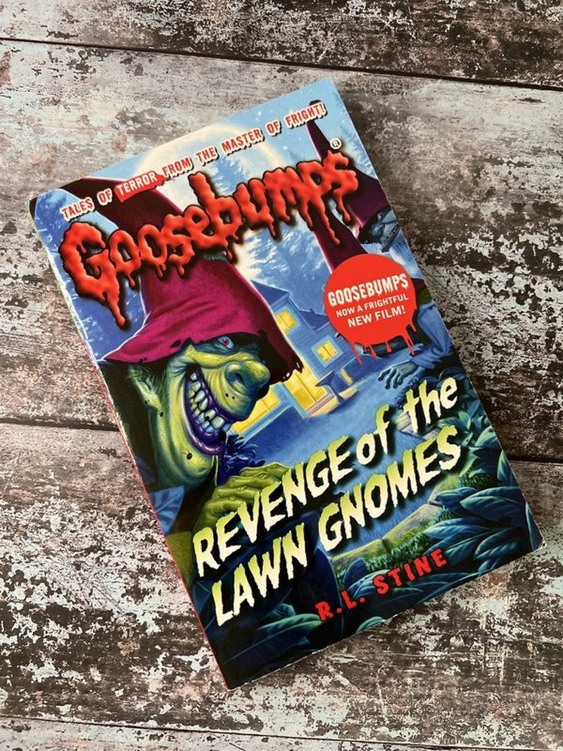 Revenge of the Lawn Gnomes (Goosebumps #34) by R L Stine