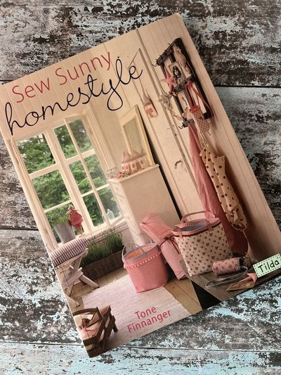 Sew Sunny Homestyle by Tone Finnanger