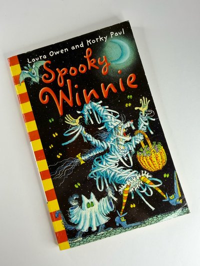 Spooky Winnie by Korky Paul, Laura Owen