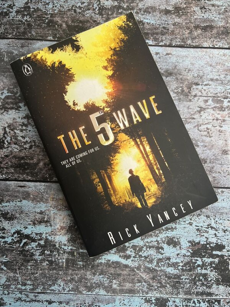 The 5th Wave by Rick Yancey