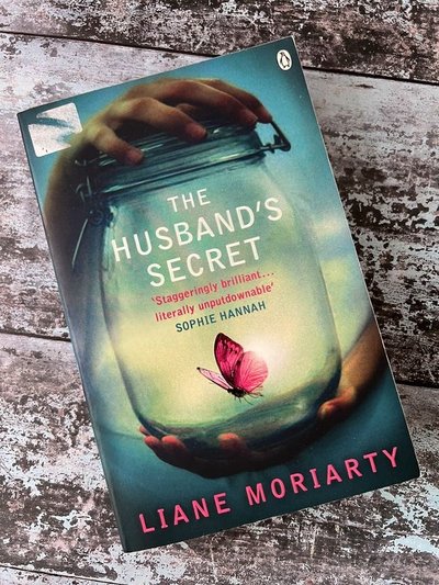The Husband's Secret by Liane Moriarty