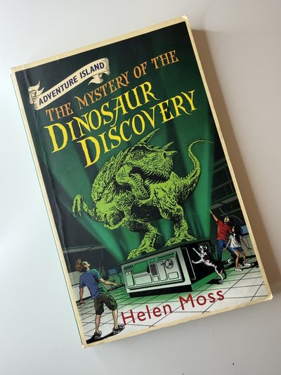 The Mystery of the Dinosaur Discovery by Helen Moss