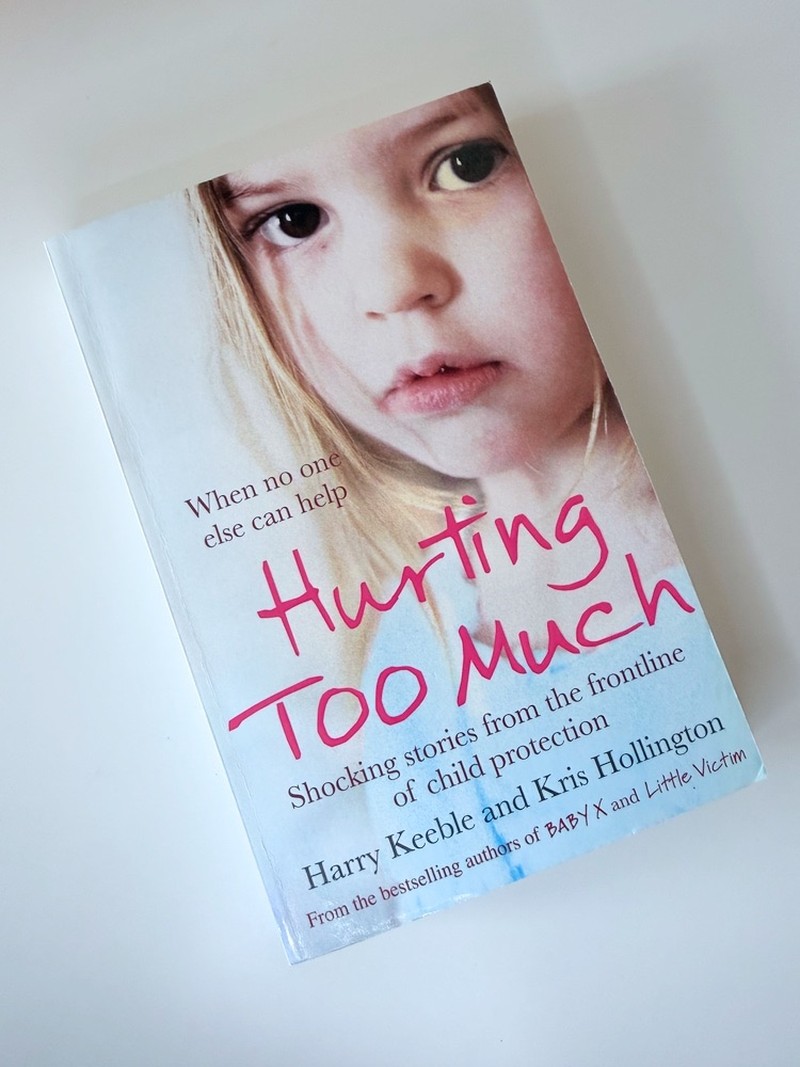 Hurting Too Much by Harry Keeble, Kris Hollington