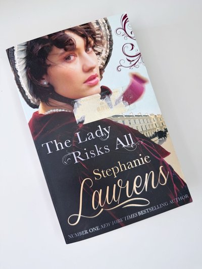 The Lady Risks All by Stephanie Laurens