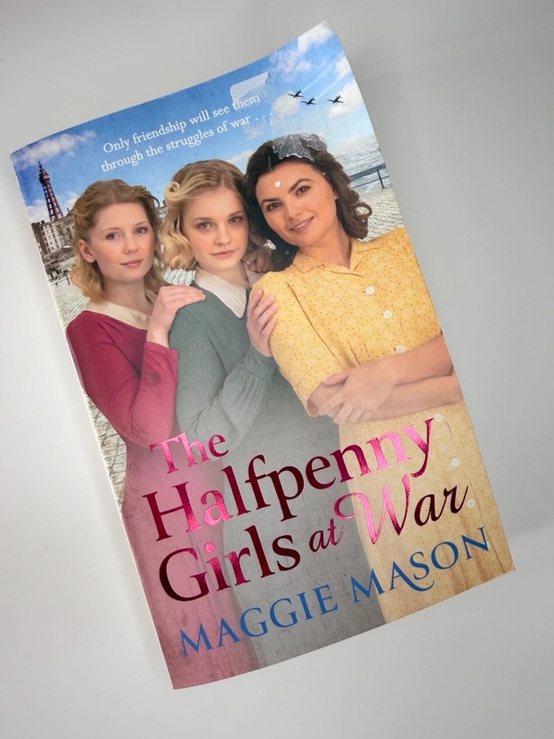 Halfpenny Girls at War by Maggie Mason