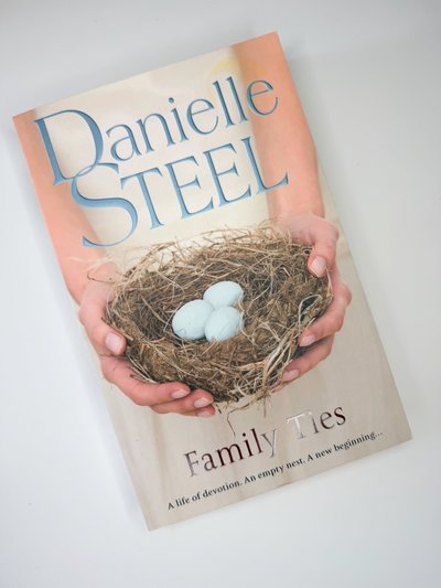 Family ties by Danielle Steel