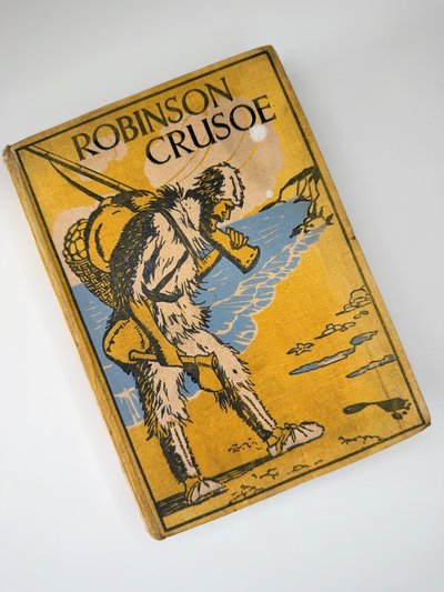 Robinson Crusoe by Daniel Defoe