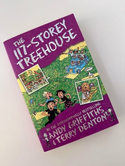 117-Storey Treehouse by Andy Griffiths, Terry Denton