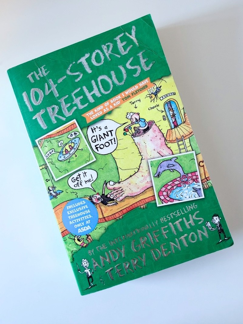 The 104-Storey Treehouse by Andy Griffiths, Terry Denton