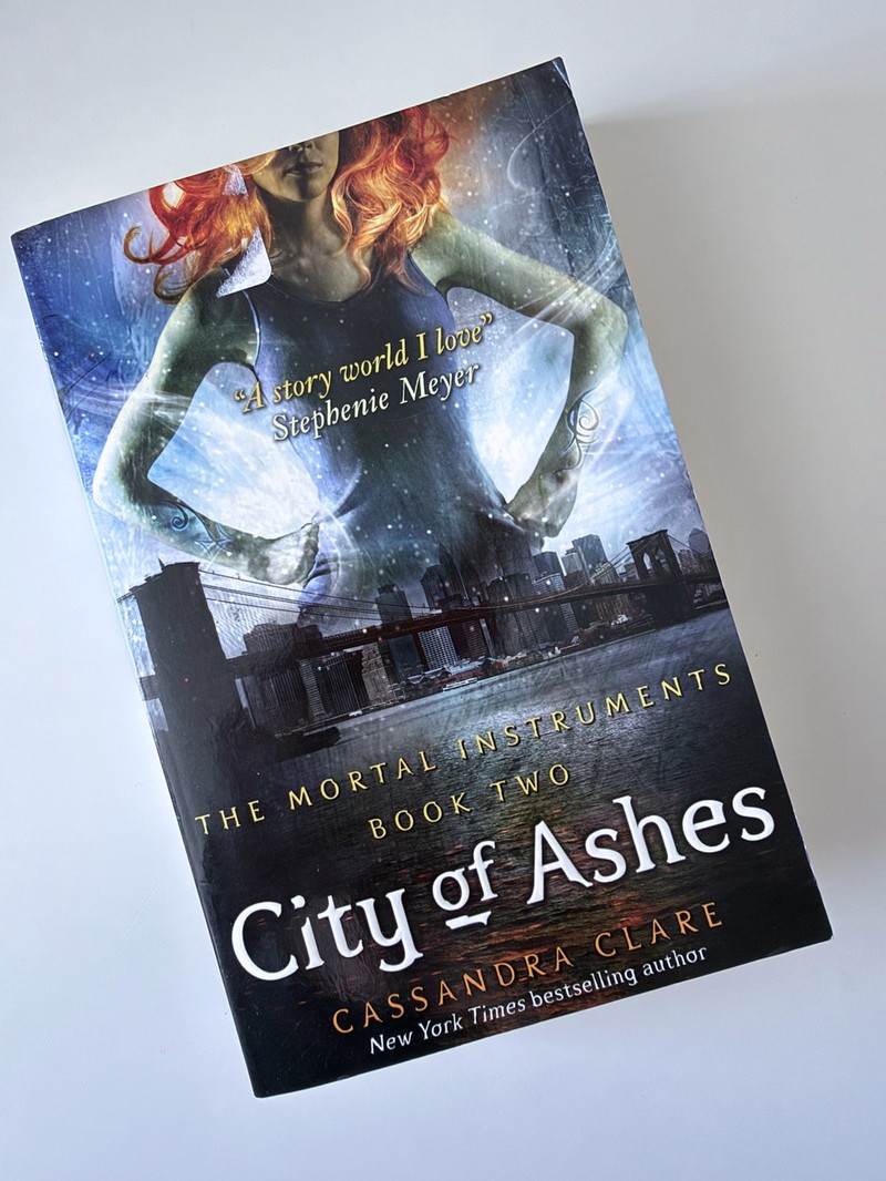 City Of Ashes by Cassandra Clare