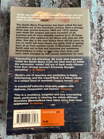 An image of a novel by Andrew Smith - Moon Dust