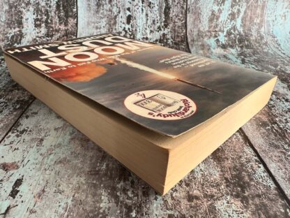 An image of a novel by Andrew Smith - Moon Dust