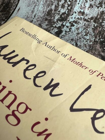 An image of a novel by Maureen Lee - Dancing in the Dark