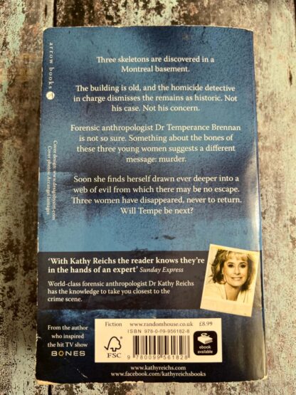 An image of a book by Kathy Reichs - Monday Mourning