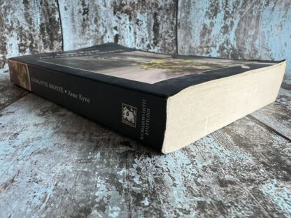 An image of a book by Charlotte Brontë - Jane Eyre