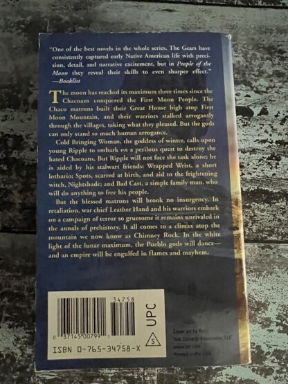 An image of a book by W Michael Gear and Kathleen O'Neal Gear - People of the Moon