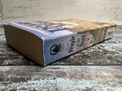 An image of a book by W Michael Gear and Kathleen O'Neal Gear - People of the Moon