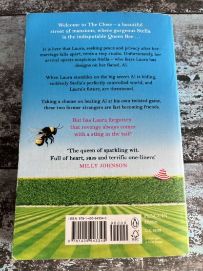An image of a book by Jane Fallon - Queen Bee