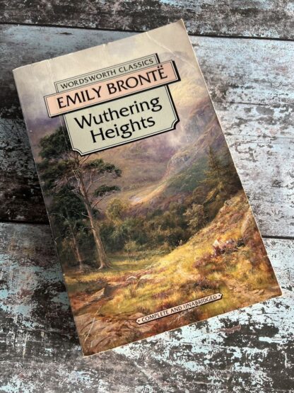 An image of a book by Emily Brontë - Wuthering Heights