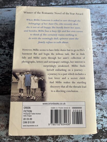 An image of a book by Maureen Lee - Dancing in the Dark