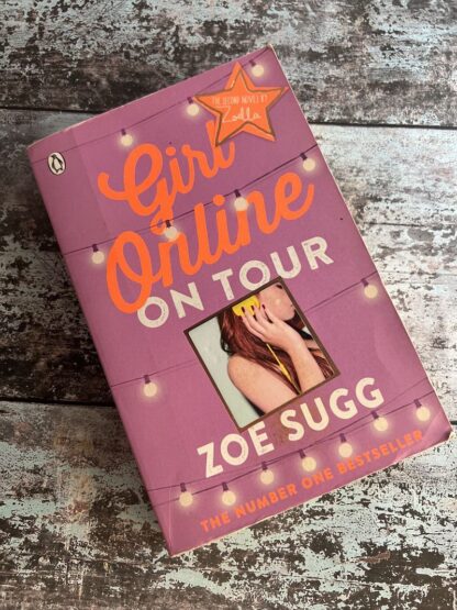 An image of a book by Zoe Sugg - Girl Online