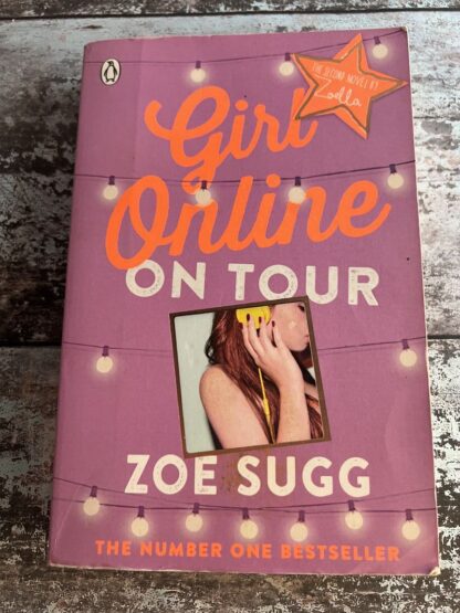An image of a book by Zoe Sugg - Girl Online