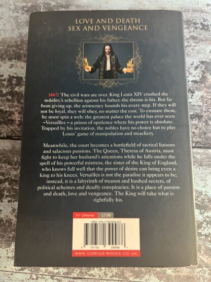 An image of a book by Elizabeth Massie - Versailles