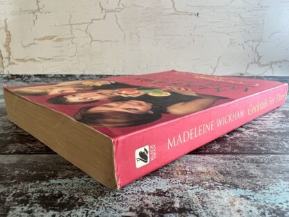 An image of a book by Madeleine Wickham - Cocktails for Three