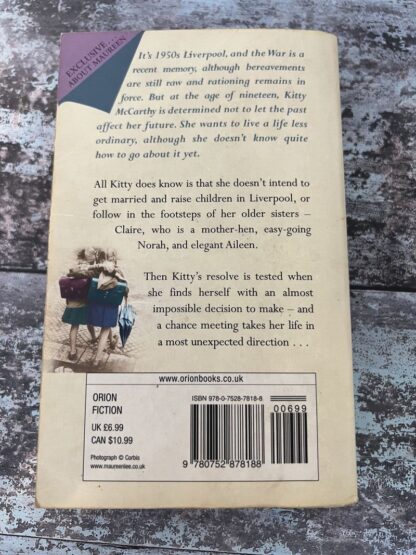An image of a book by Maureen Lee - Kitty and her Sisters