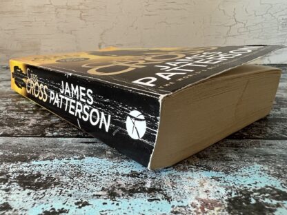 An image of a book by James Patterson - Criss Cross