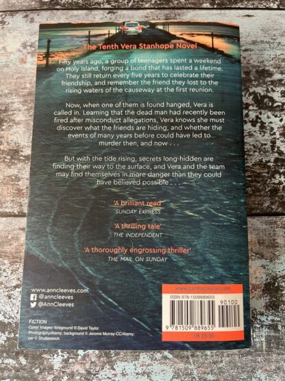 An image of a book by Ann Sleeves - The Rising Tide