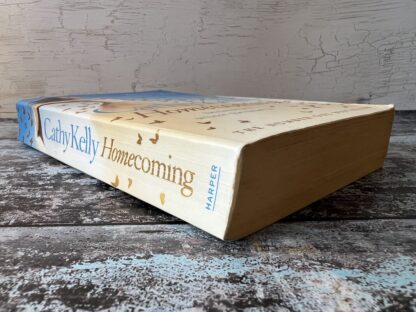 An image of a book by Cathy Kelly - Homecoming