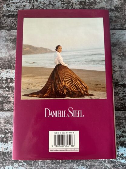 An image of a book by Danielle Steel - Safe Harbour