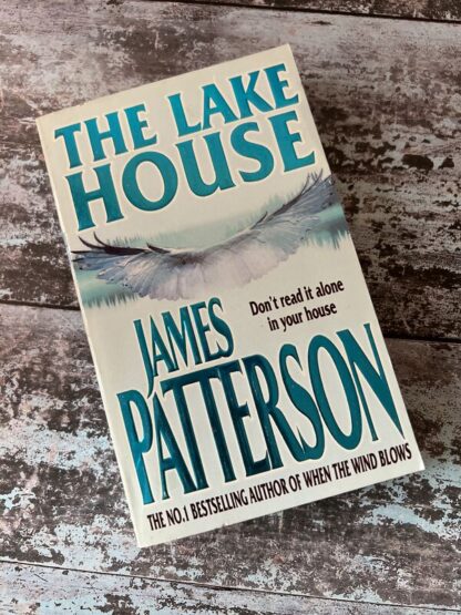 An image of a book by James Patterson - The Lake House