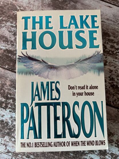 An image of a book by James Patterson - The Lake House