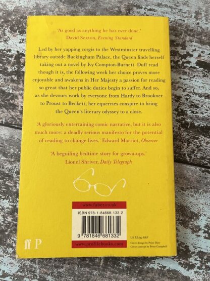 An image of a book by Alan Bennett - The Uncommon Reader