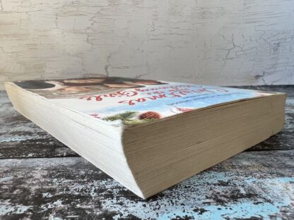 An image of a book by Maisie Thomas - Christmas with the Railway Girls