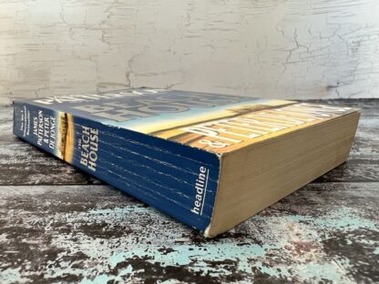 An image of a book by James Patterson - The Beach House